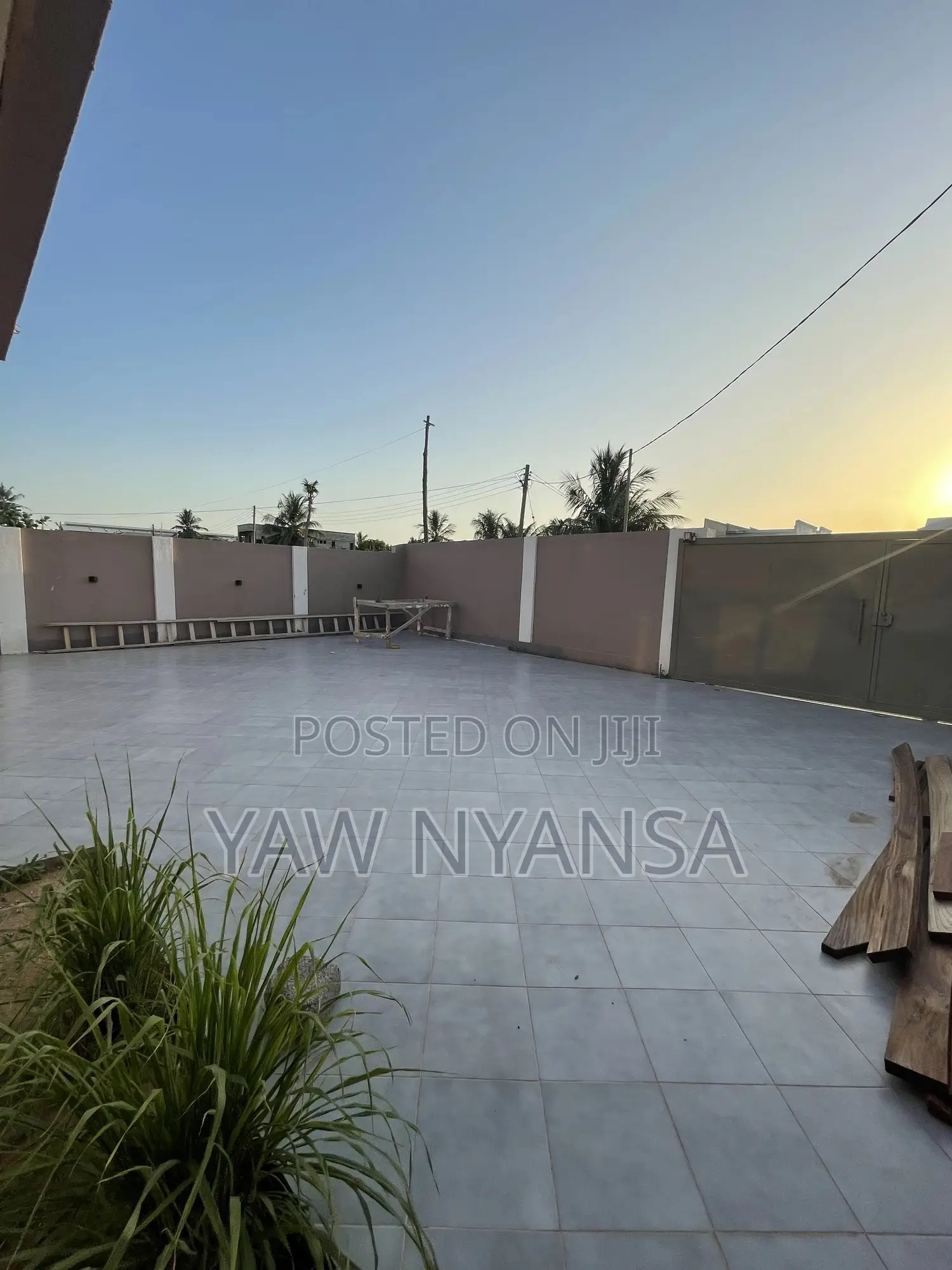 5bdrm Duplex in Bn Estate, Haatso for sale