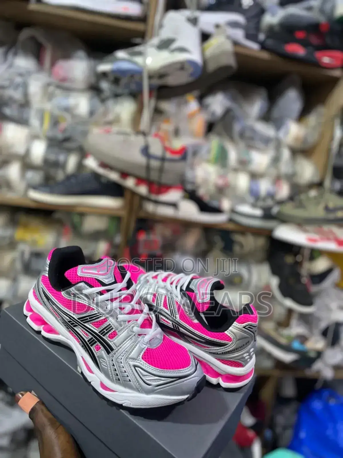 Original Ascis Sneaker; Fit for All Occasions.