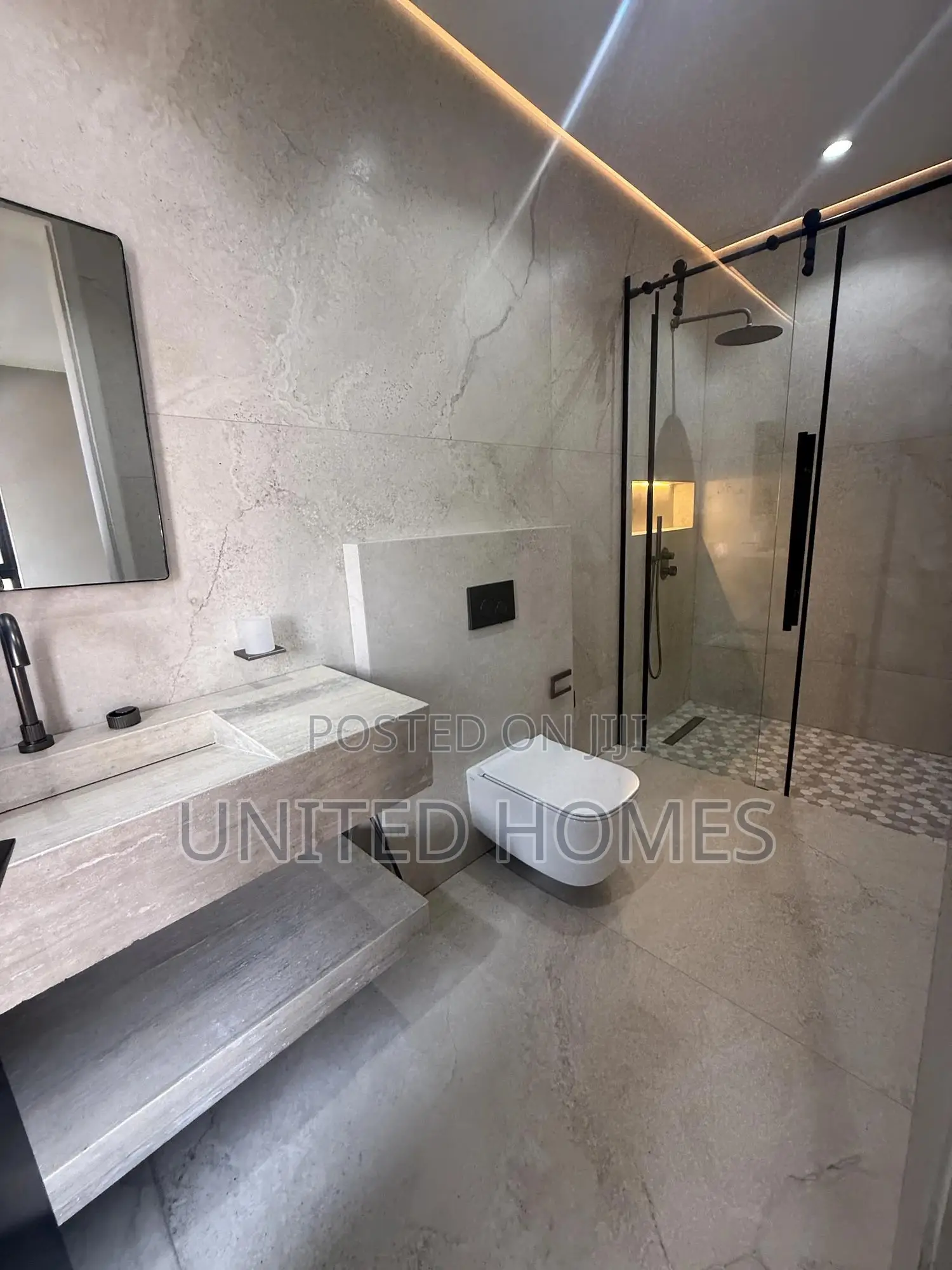 7bdrm House in Labone for rent