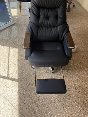 Executive Office Chair With Footrest