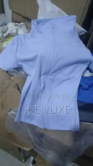 Short Sleeve Yoga Top - Full Zip