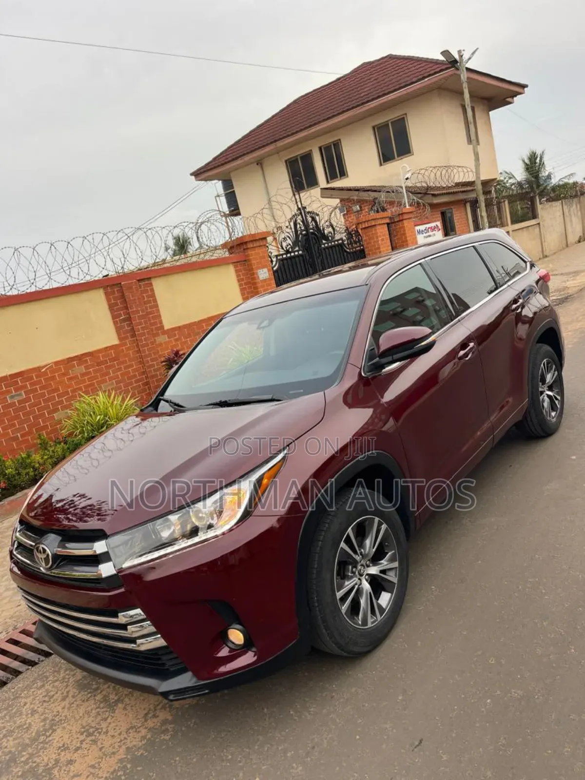 Toyota Highlander LE 4x2 (2.7L 4cyl 6A) 2017 Burgundy