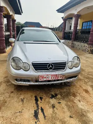 Mercedes-Benz C200 2002 Silver