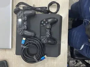 Ps4 Slim With 6 Games 2 Controllers