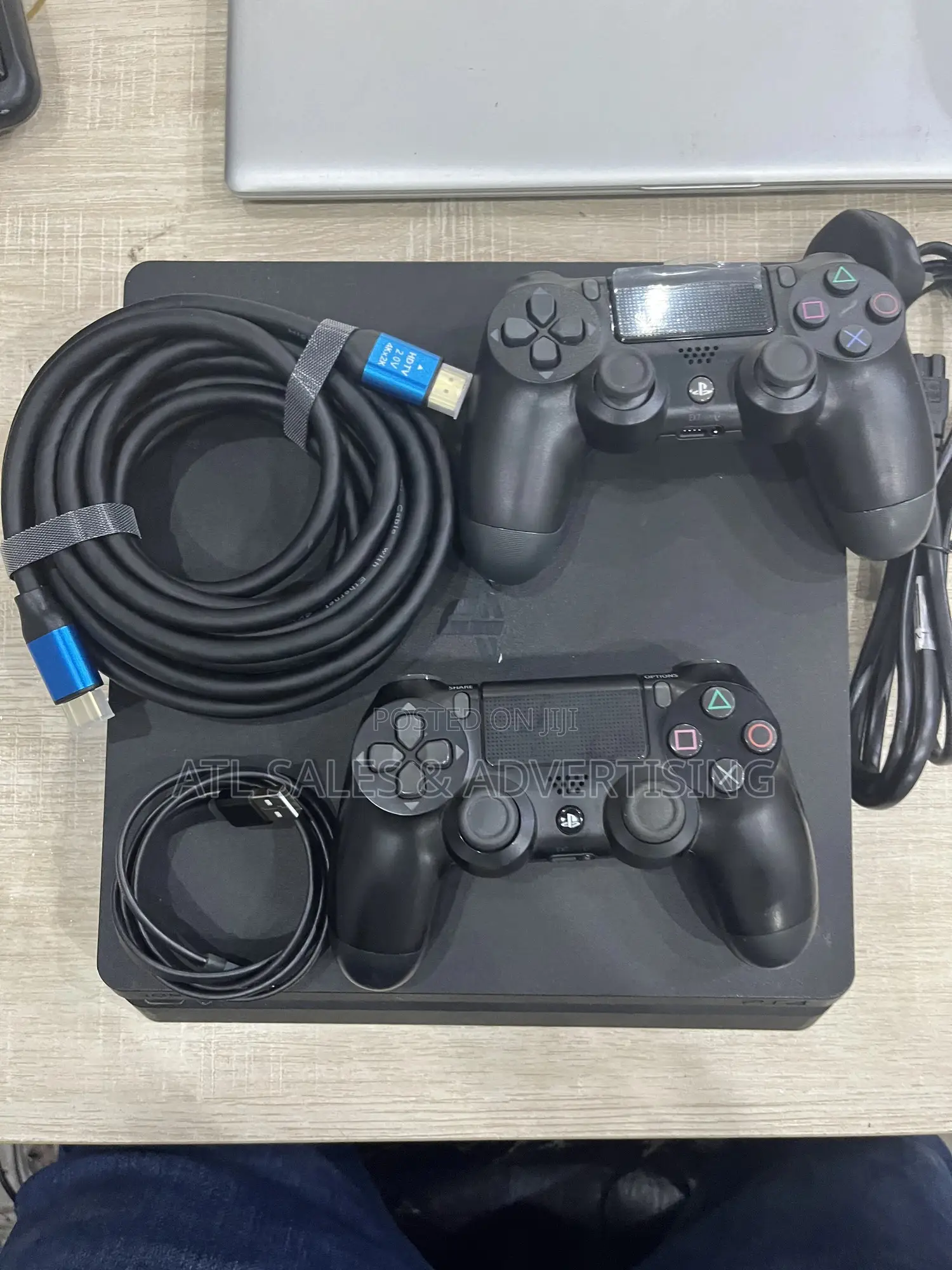 Ps4 Slim With 6 Games 2 Controllers