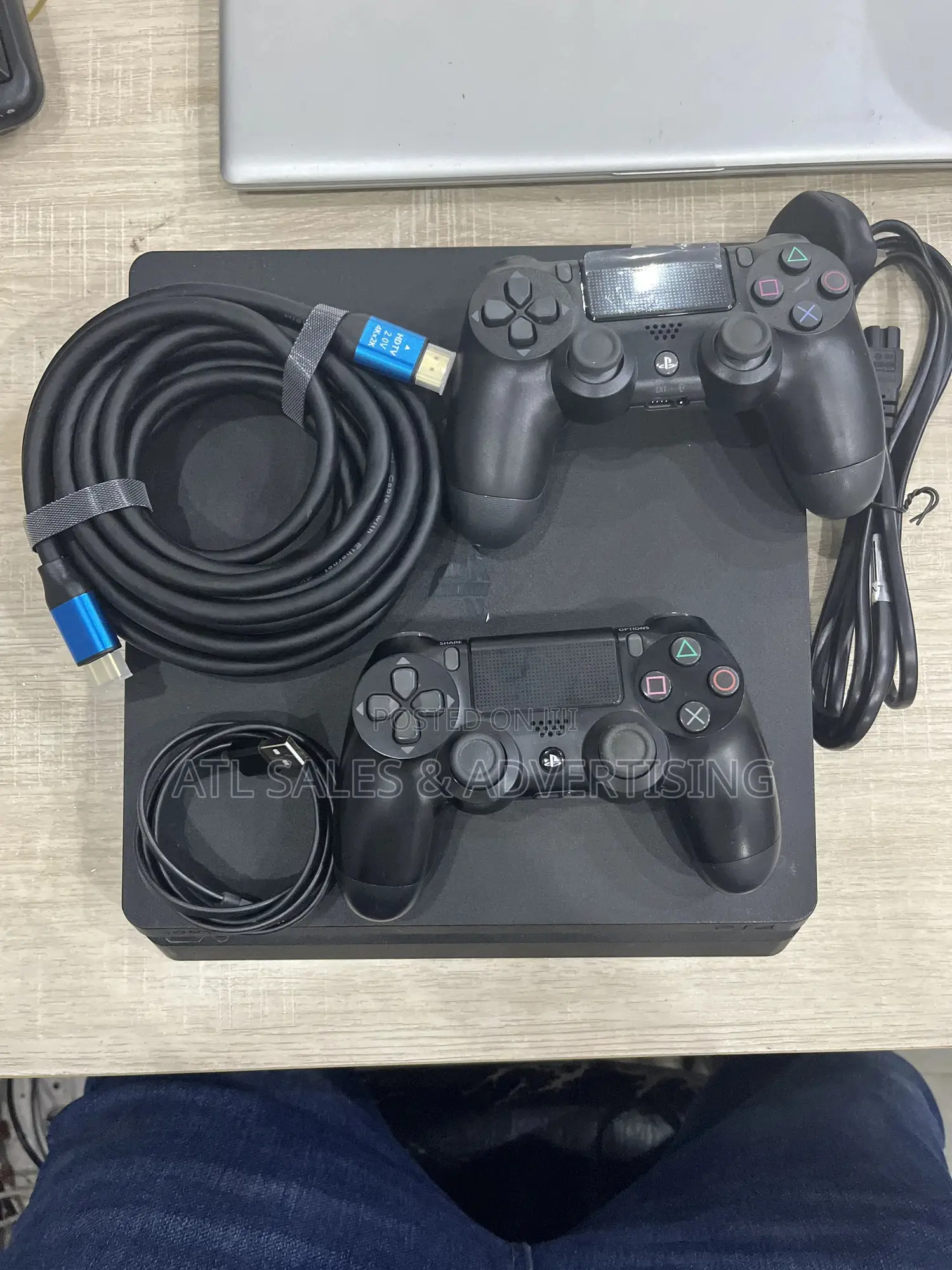 Ps4 Slim With 6 Games 2 Controllers