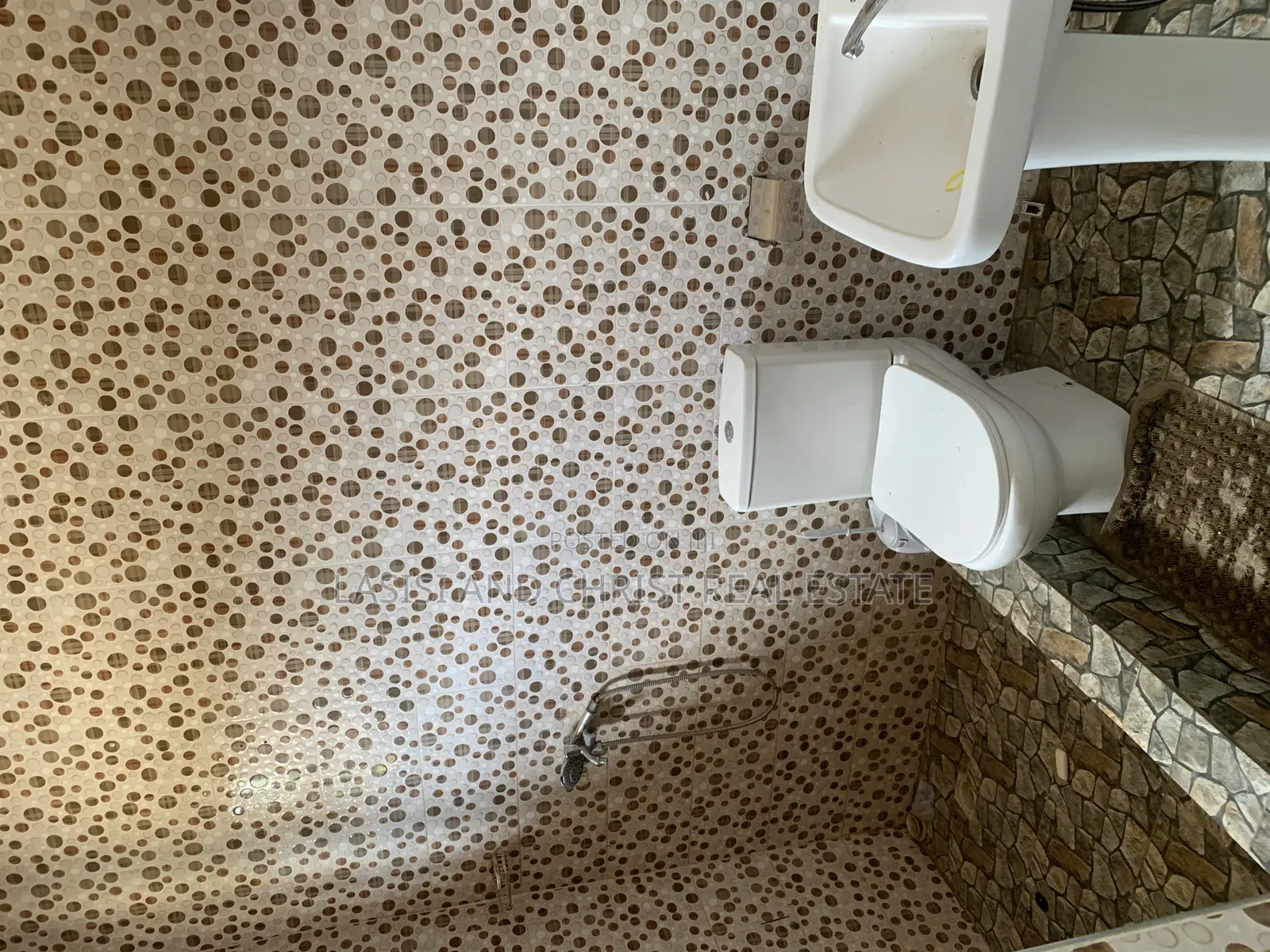 3bdrm House in Lasisi And Christ, Amasaman for rent