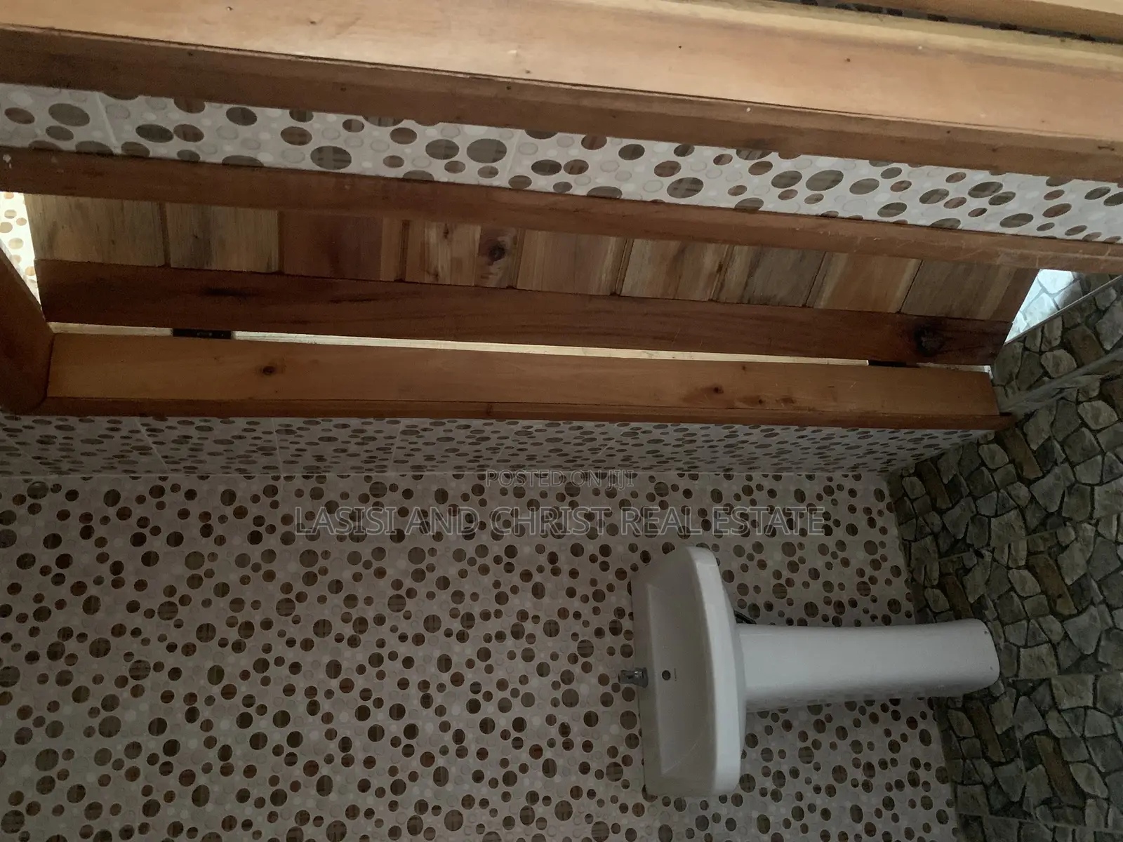 3bdrm House in Lasisi And Christ, Amasaman for rent