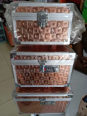 Vertical Brush Holder Makeup Box