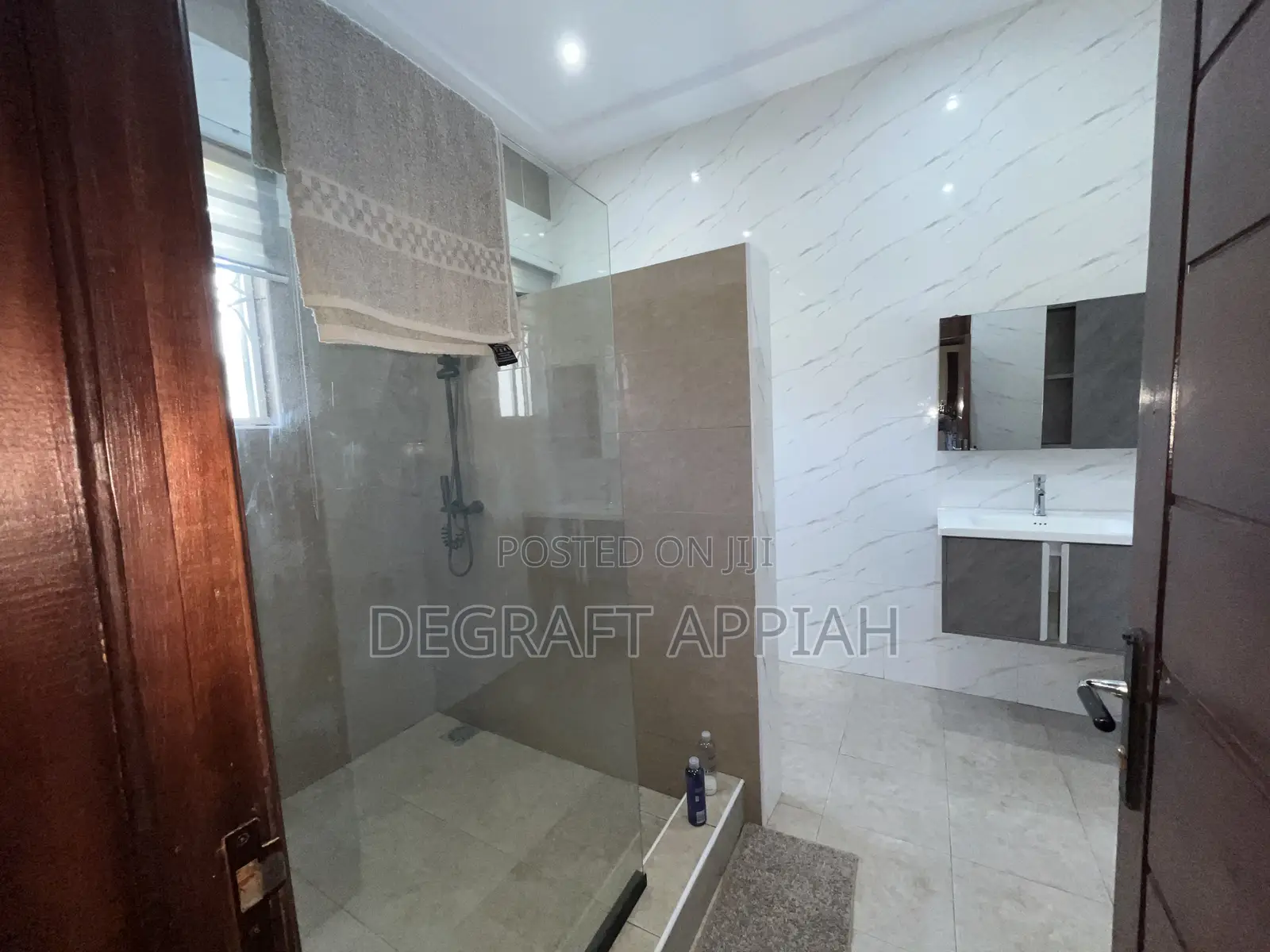 Furnished 5bdrm House in Agric Akyeremade, Kumasi Metropolitan for sale