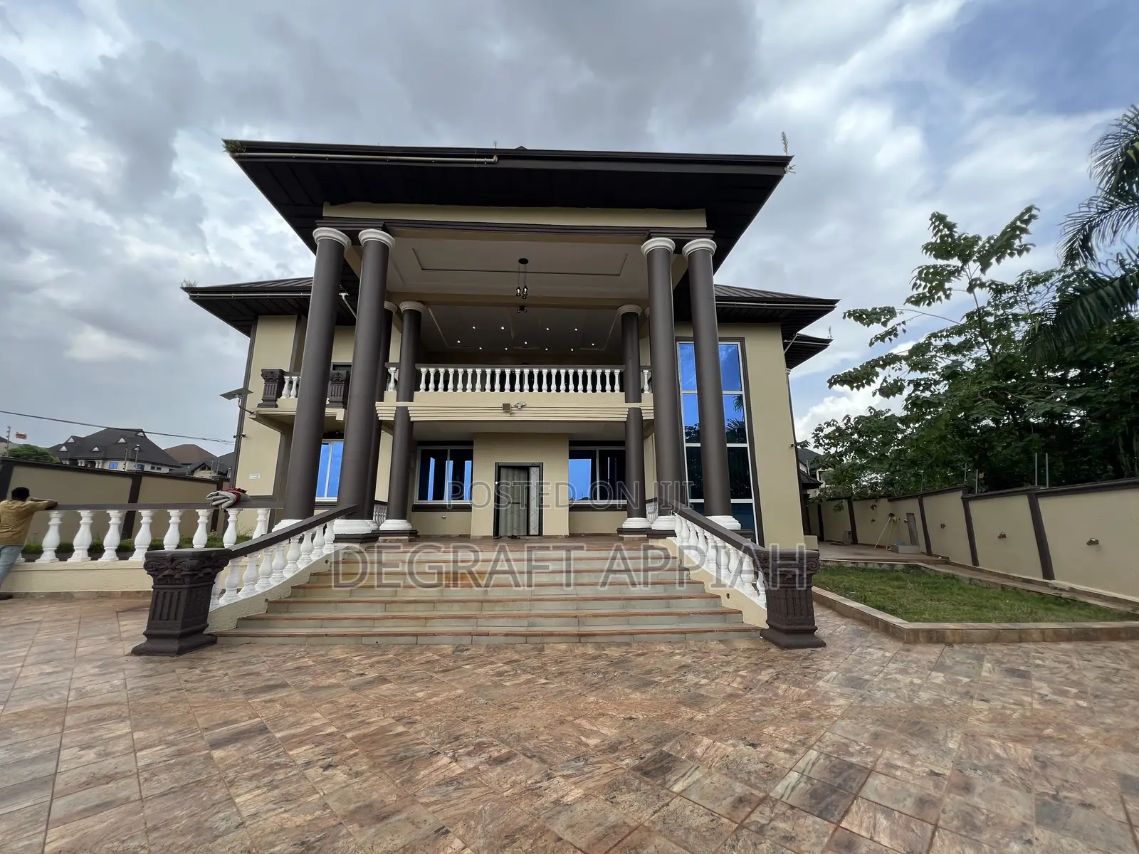 Furnished 5bdrm House in Agric Akyeremade, Kumasi Metropolitan for sale