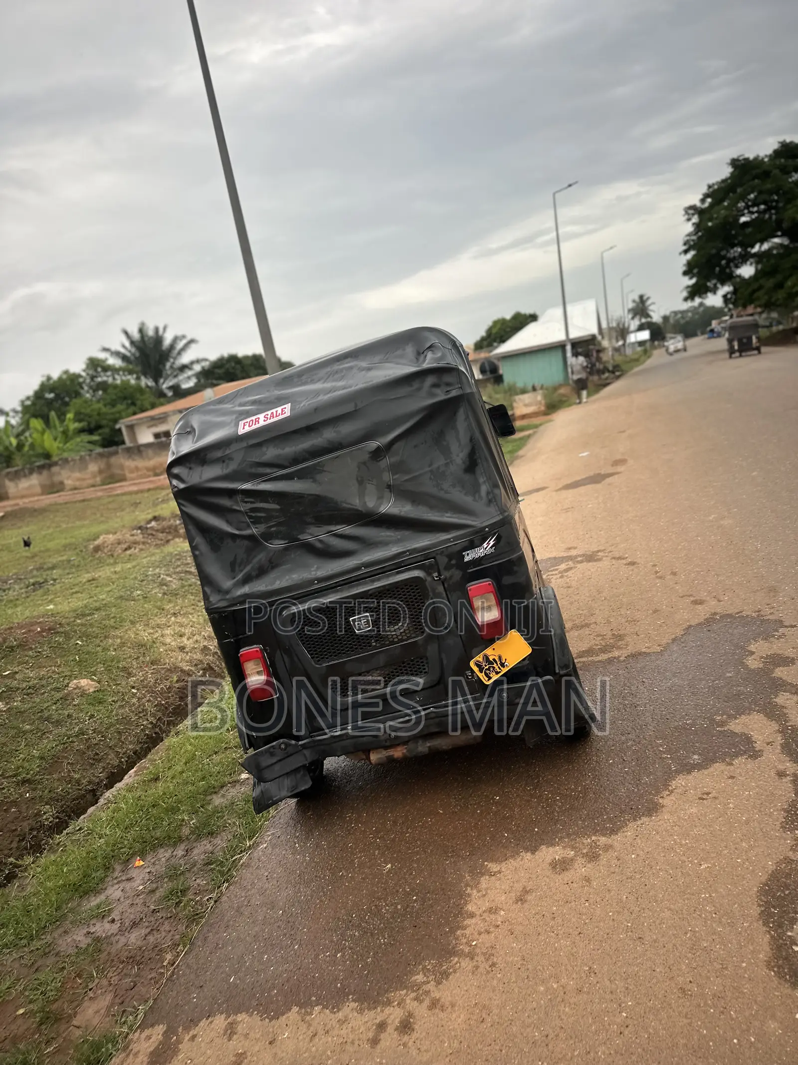 Bajaj RE 2024 Black