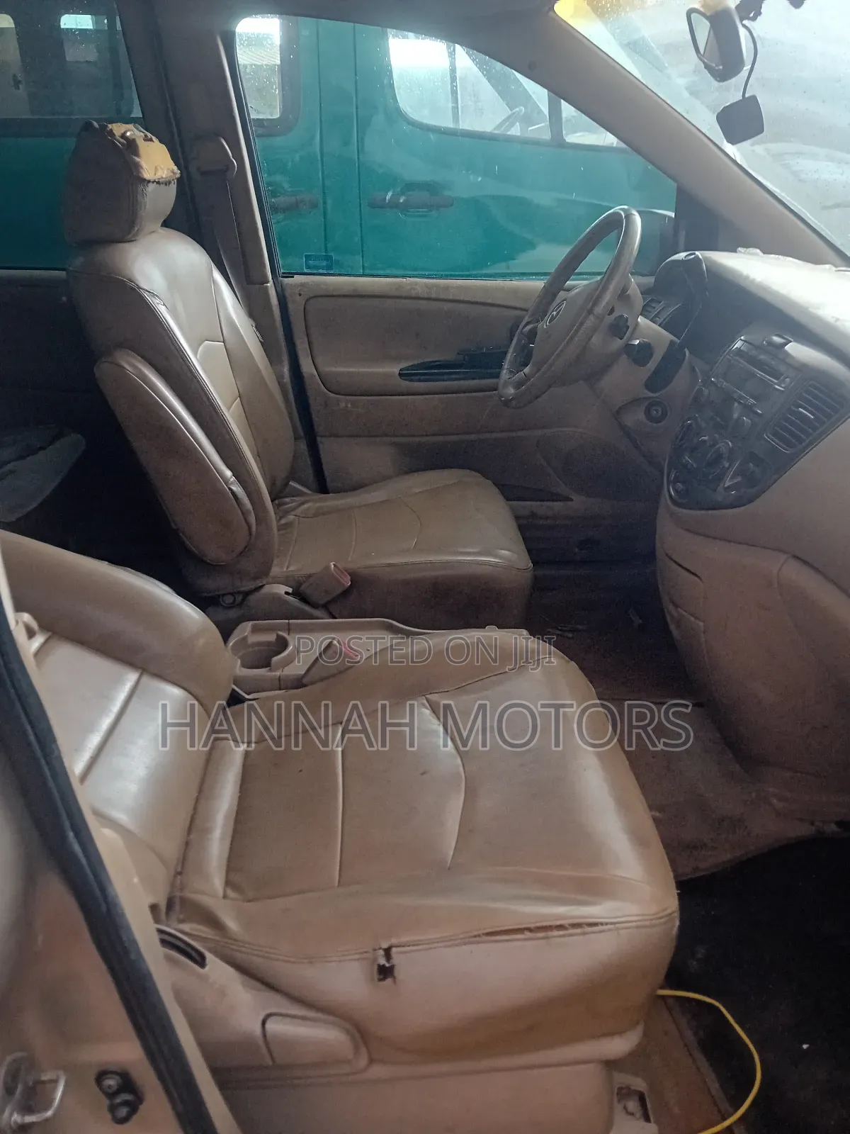 Mazda MPV 2005 Gold