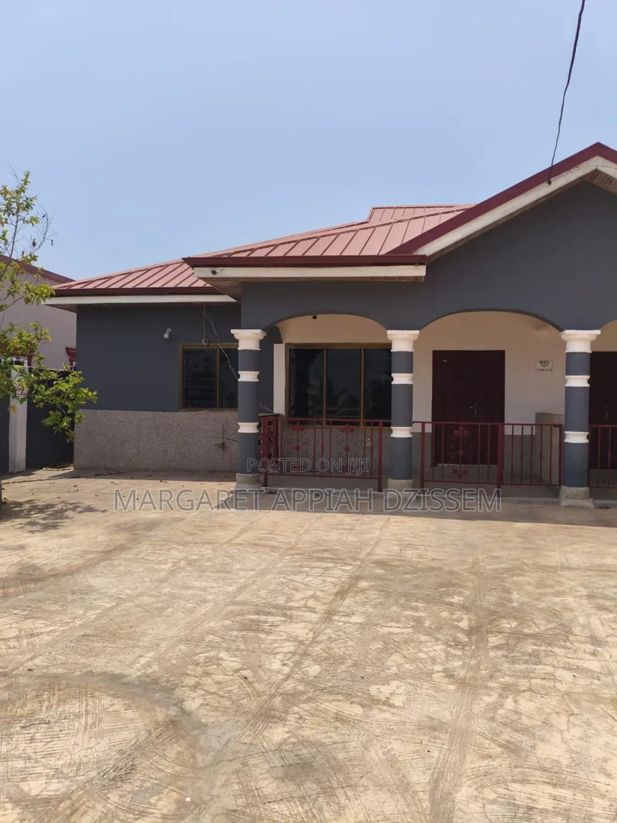 8bdrm House in Weija for sale