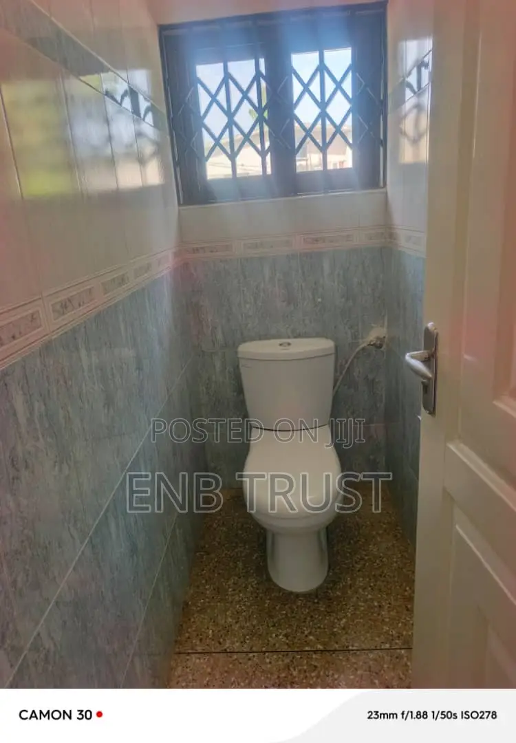 8bdrm Mansion in Cantonments, Acquinas for rent