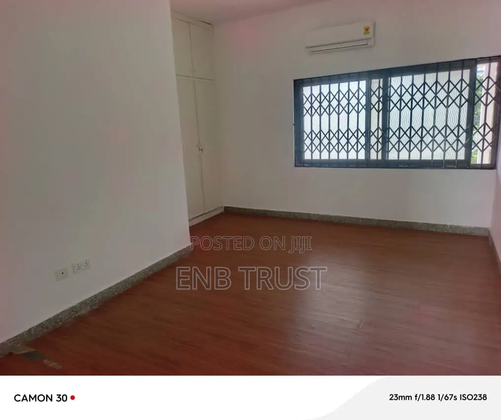 8bdrm Mansion in Cantonments, Acquinas for rent