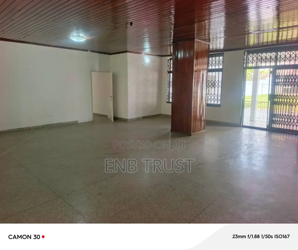 8bdrm Mansion in Cantonments, Acquinas for rent