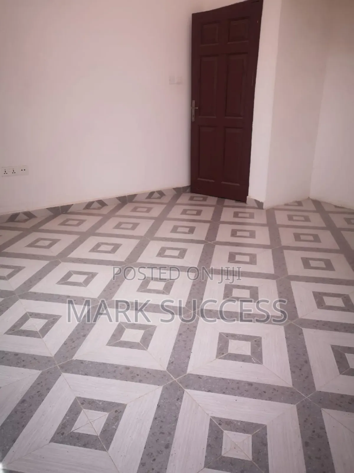 3bdrm Apartment in West Hills Mall Area for rent