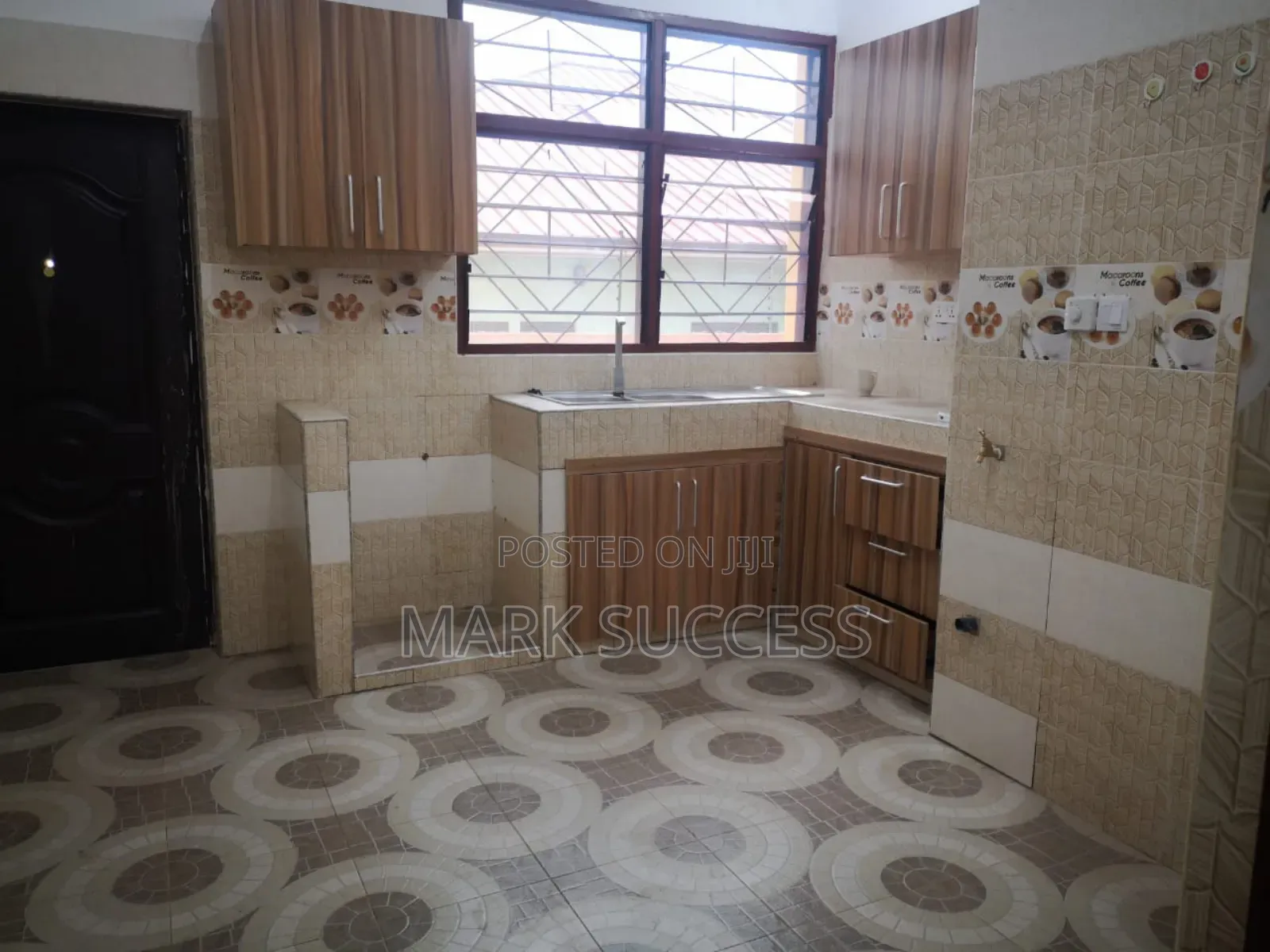 3bdrm Apartment in West Hills Mall Area for rent