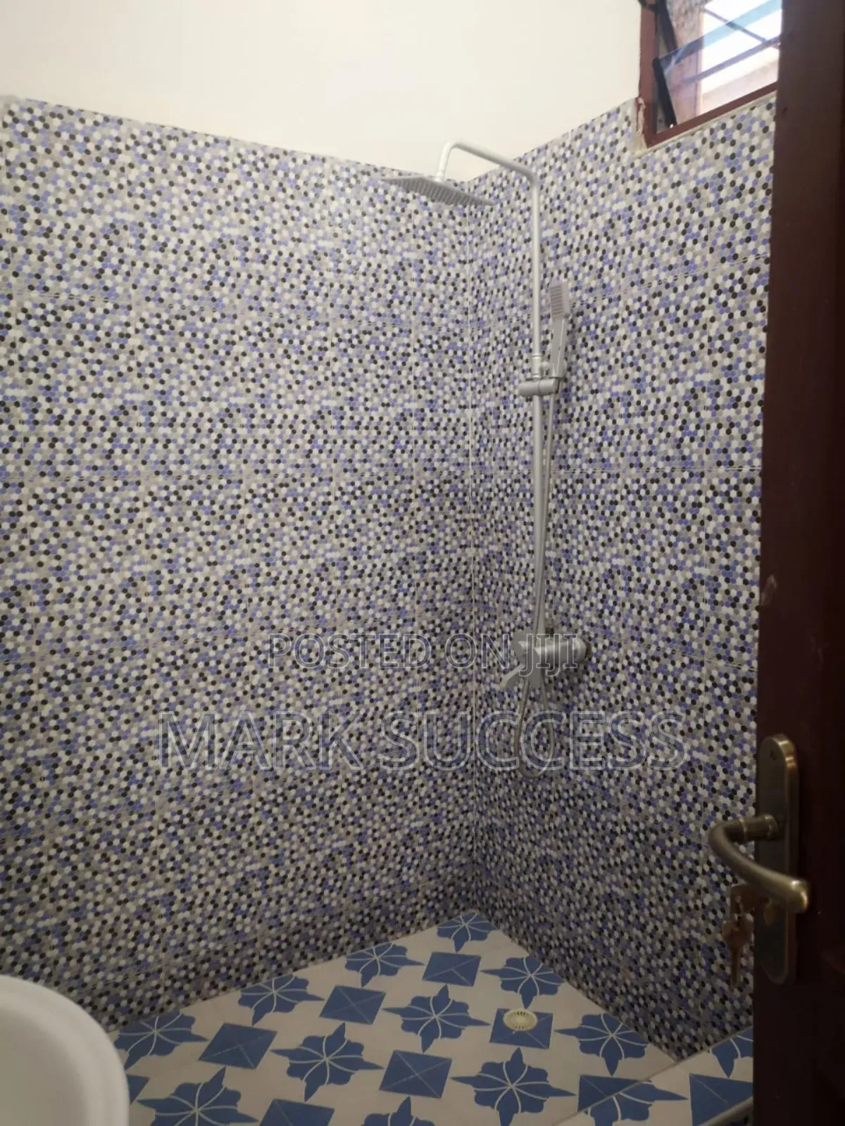 3bdrm Apartment in West Hills Mall Area for rent