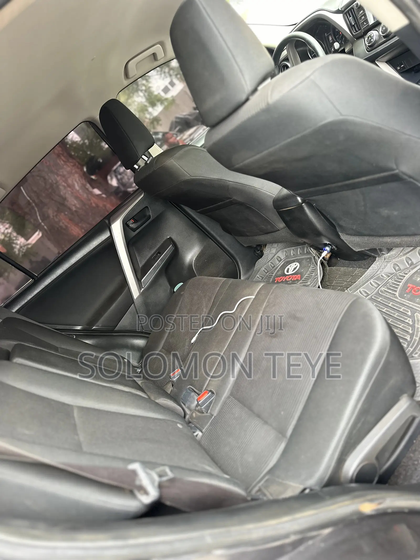 Toyota RAV4 LE 4dr SUV (2.5L 4cyl 6A) 2018 Black