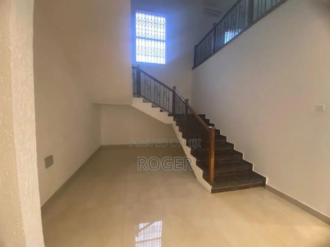 5bdrm House in East Legon for rent