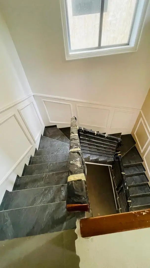 4bdrm Duplex in Sefdard Properties, Aburi for sale