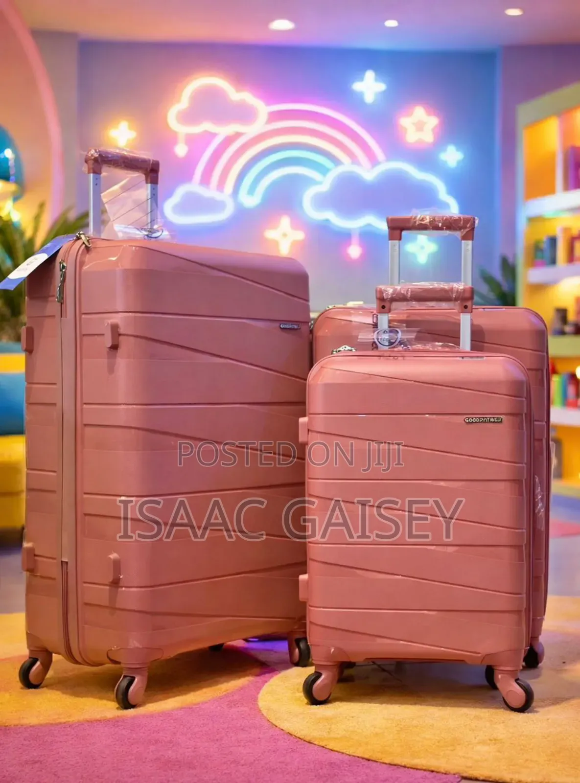 Expandable 3 in 1 Anticrake Luggages in Different Colors and Designs
