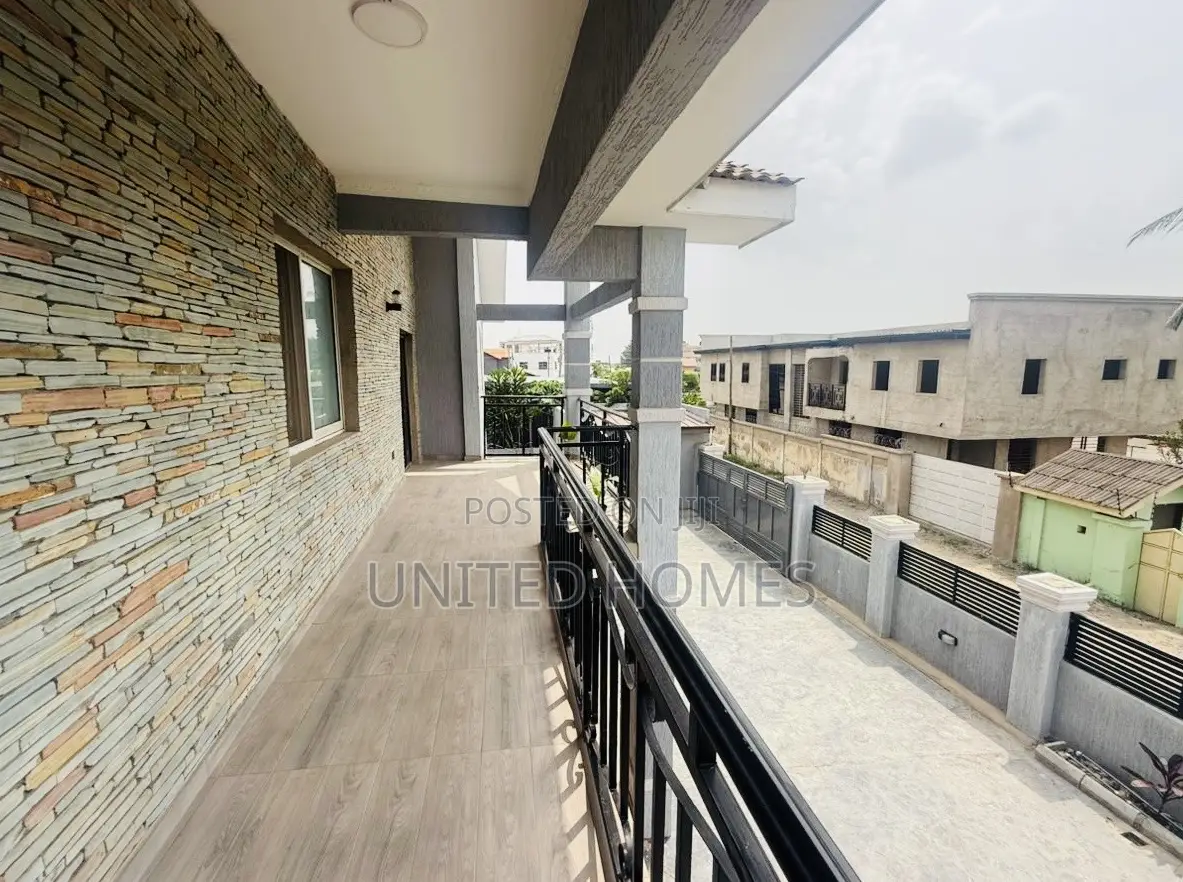 7bdrm House in Tema Metropolitan for rent