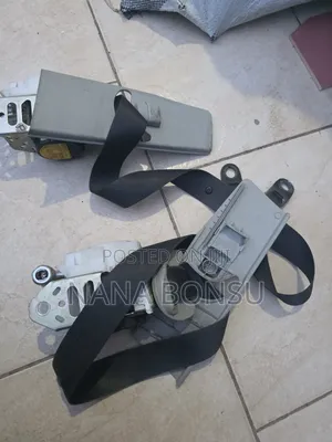 Toyota Voxy Seat Belts