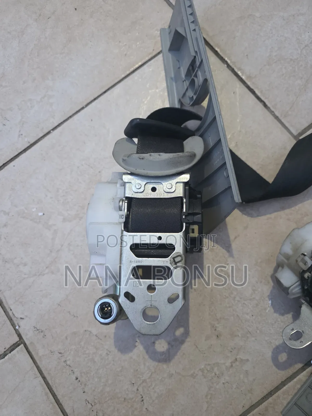 Toyota Voxy Seat Belts