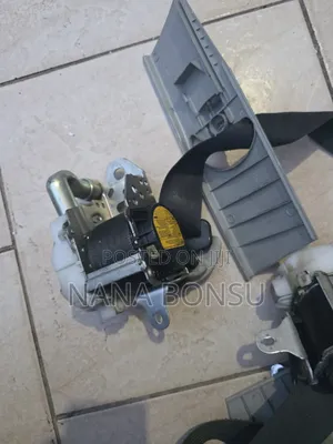 Toyota Voxy Seat Belts