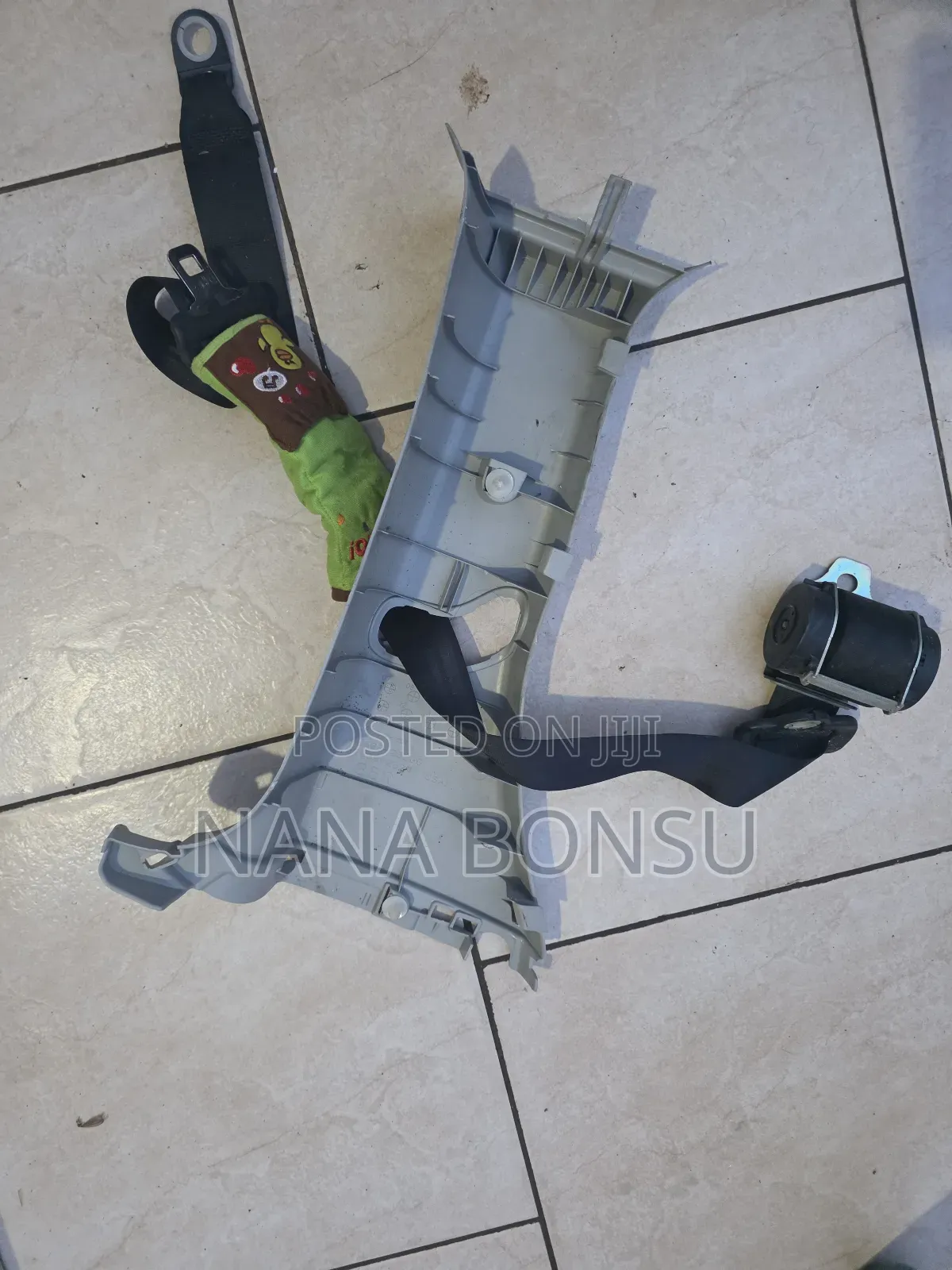Toyota Voxy Seat Belts