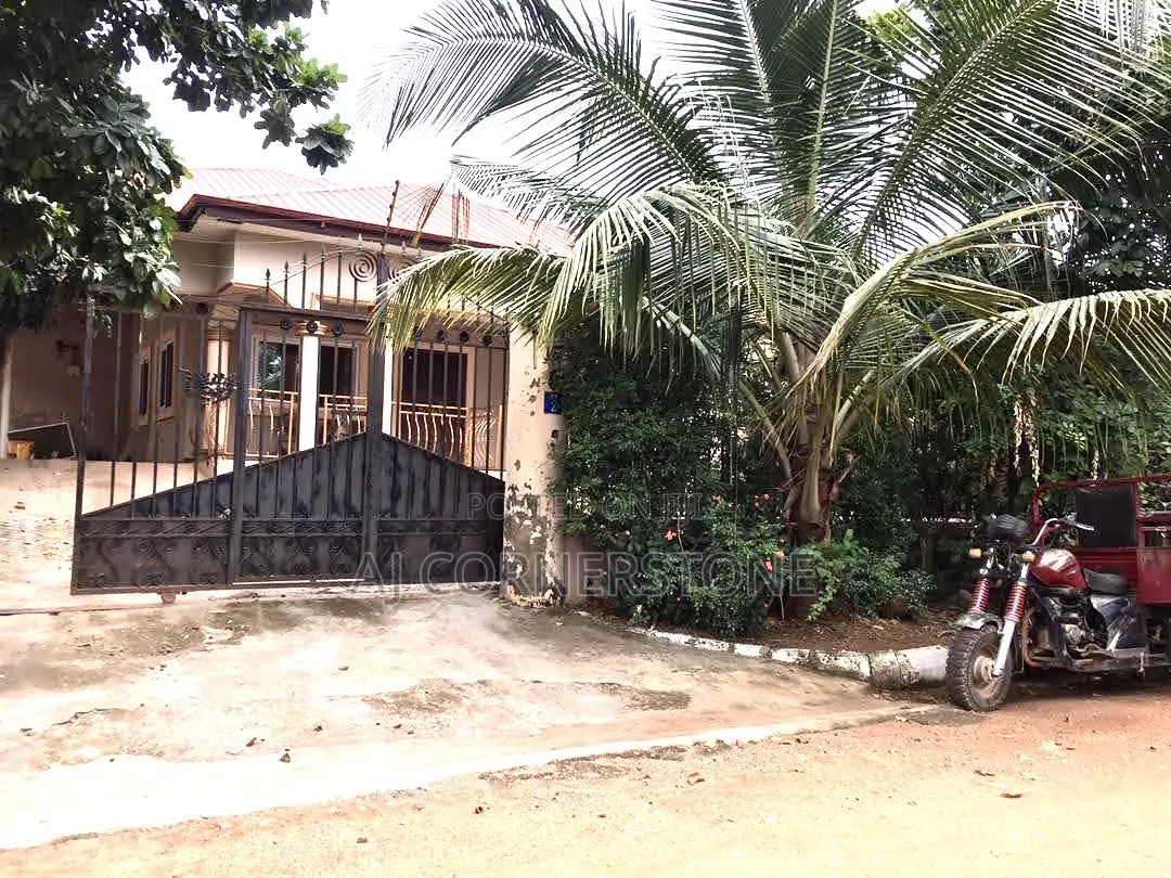 4bdrm House in Amasaman for sale