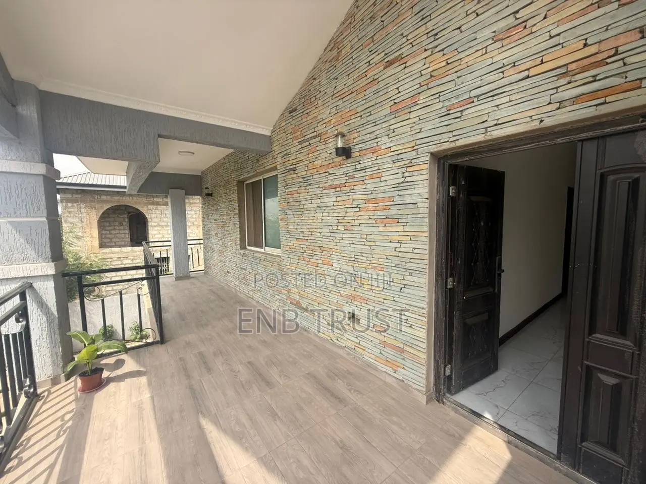 7bdrm Duplex in Tema, Sakumono for sale