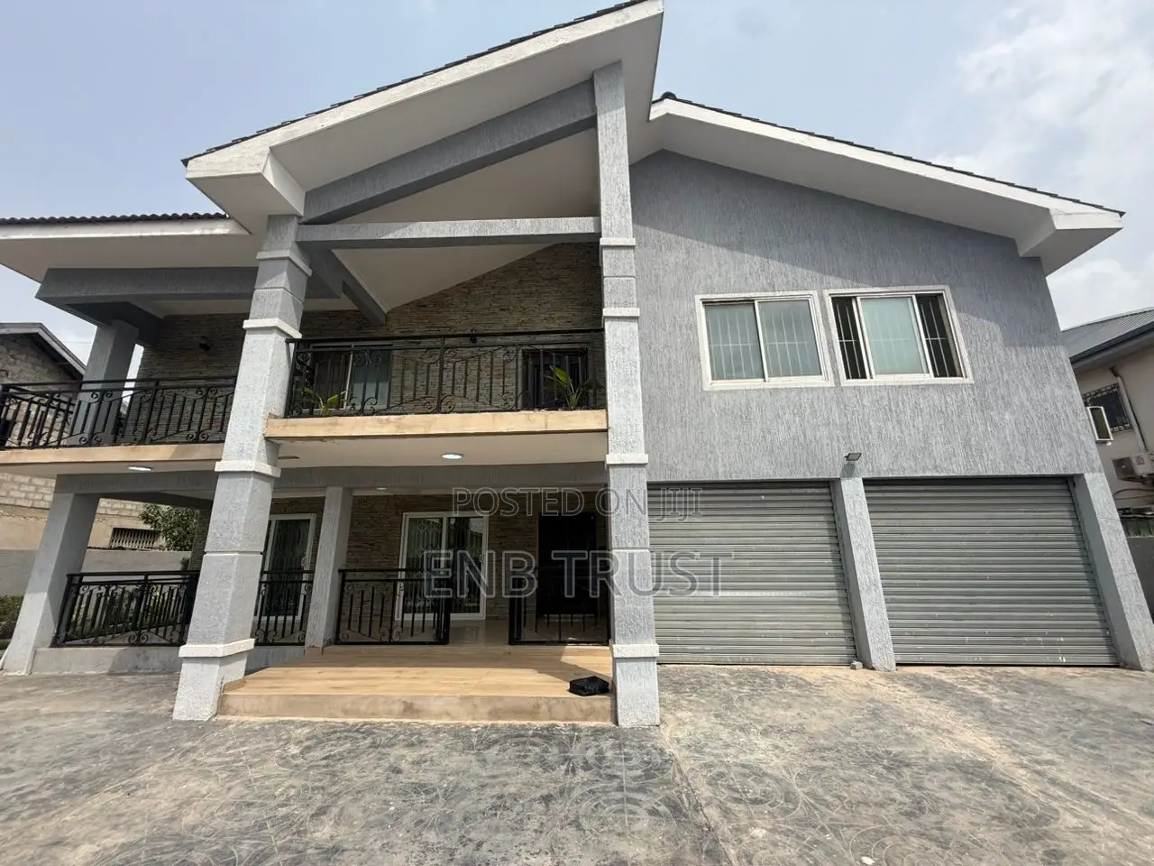 7bdrm Duplex in Tema, Sakumono for sale