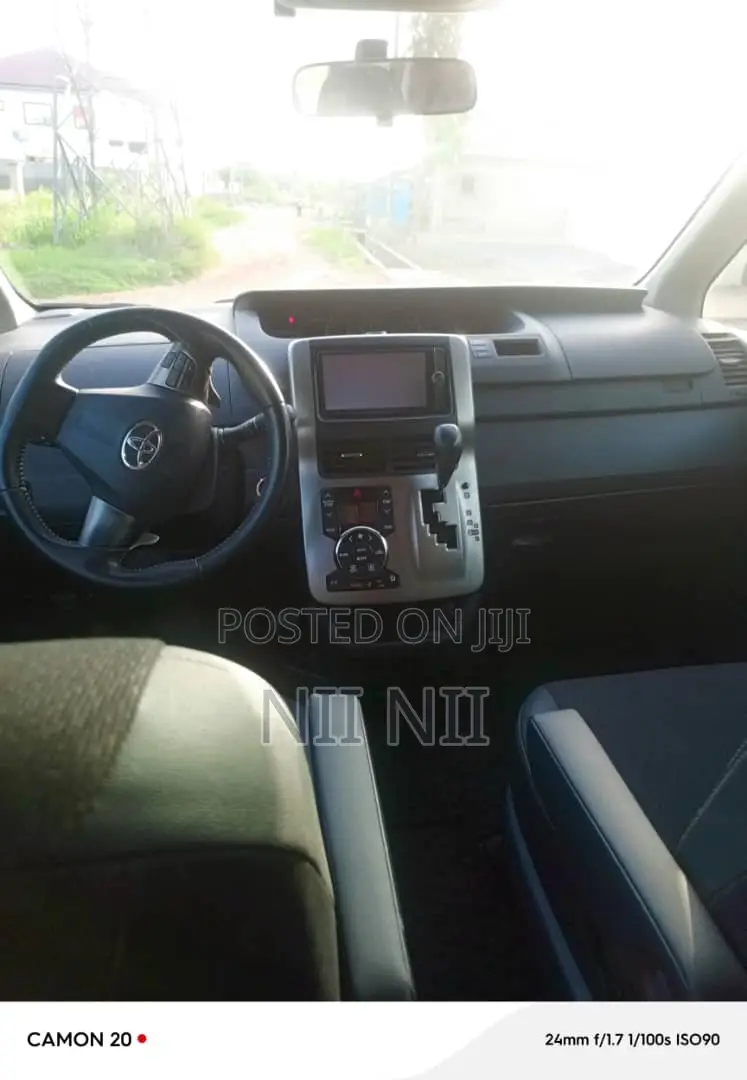 Toyota Voxy 2013 Black