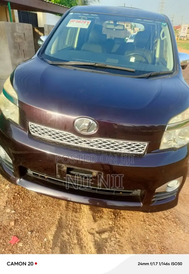 Toyota Voxy 2013 Black