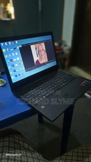 Laptop Lenovo IdeaPad 100 8GB Intel Core i3 SSD 1T