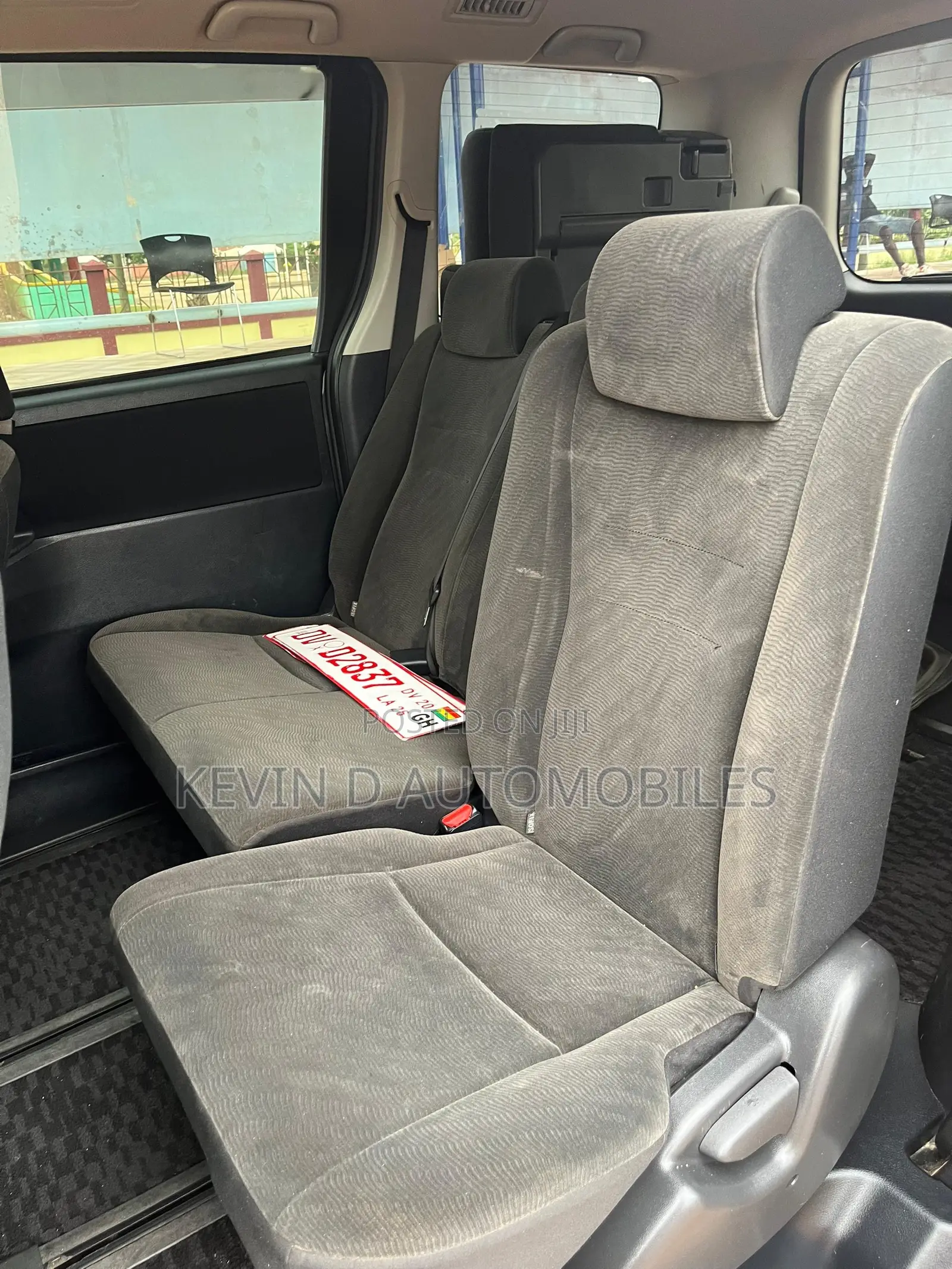 Toyota Voxy 2010 Gray