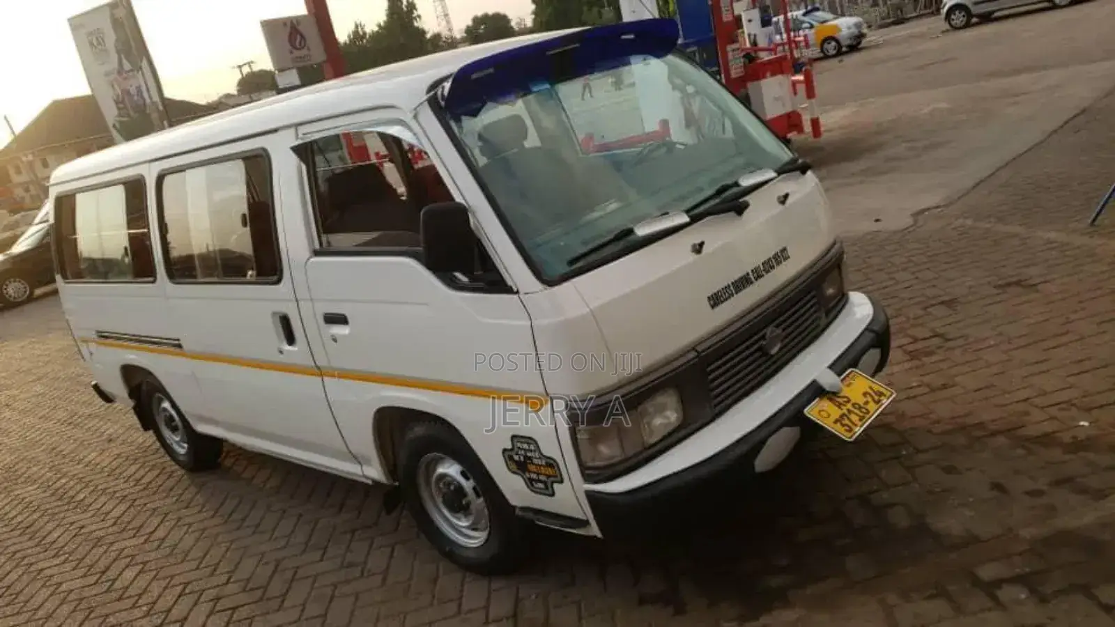 Nissan Caravan (Urvan) 1985 White