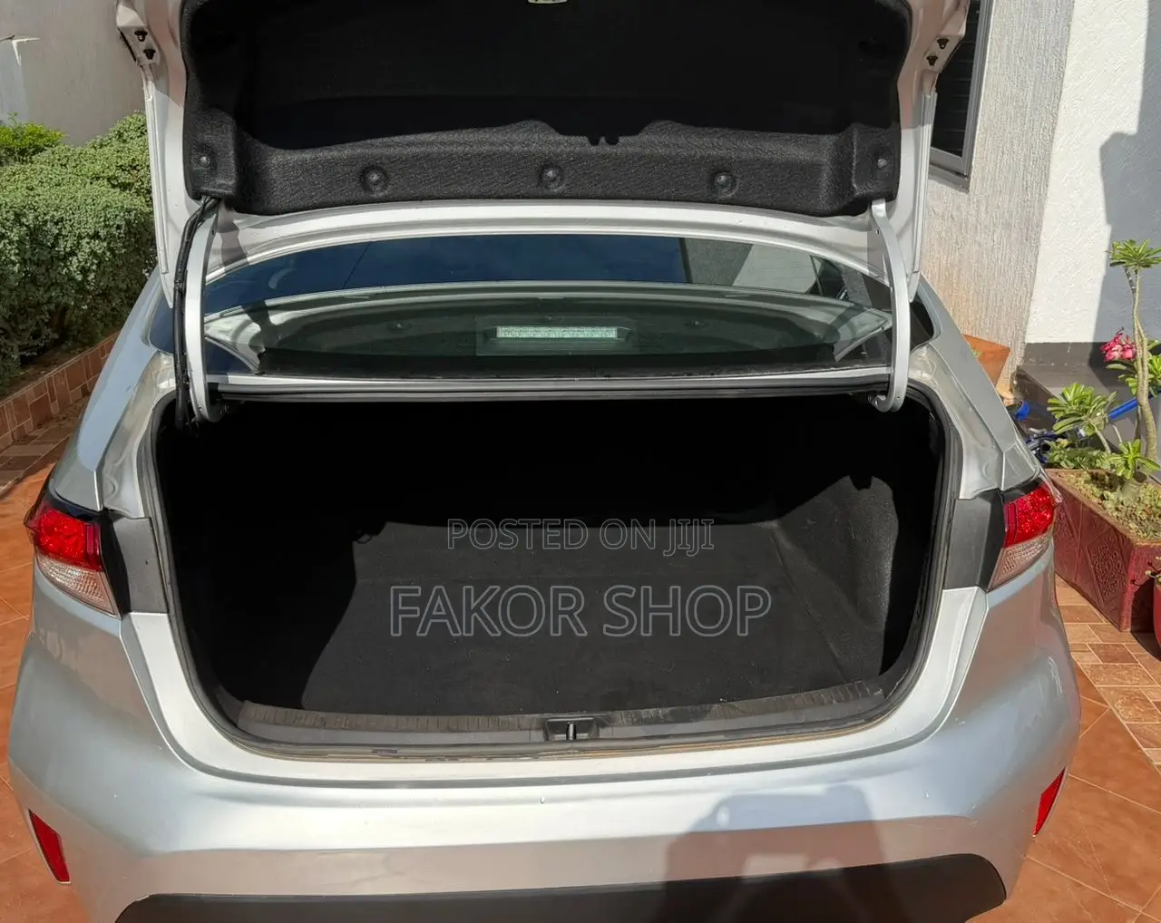 Toyota Corolla LE 2023 Gray