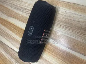 JBL Charge 5