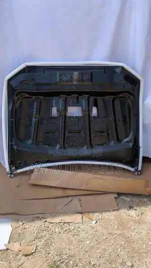 Toyota Tacoma 2016-2023 Bonnet With Hole