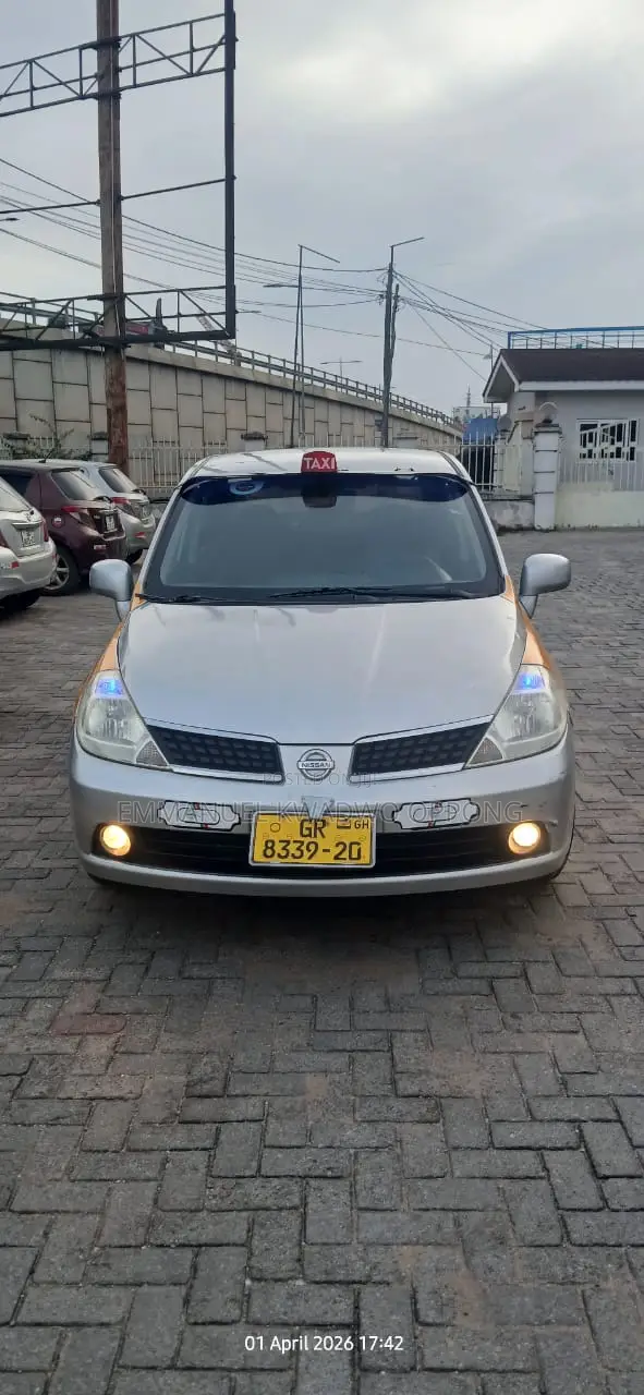 Nissan Versa 2008 Silver
