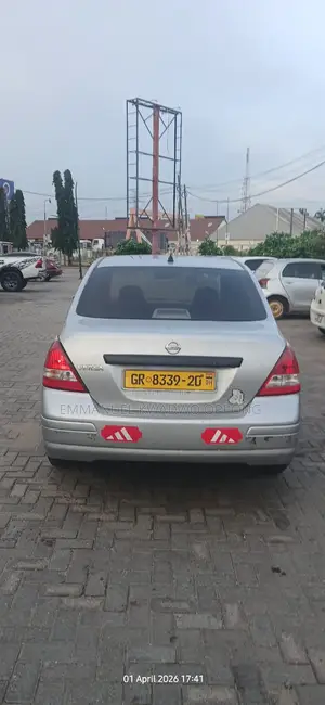 Nissan Versa 2008 Silver