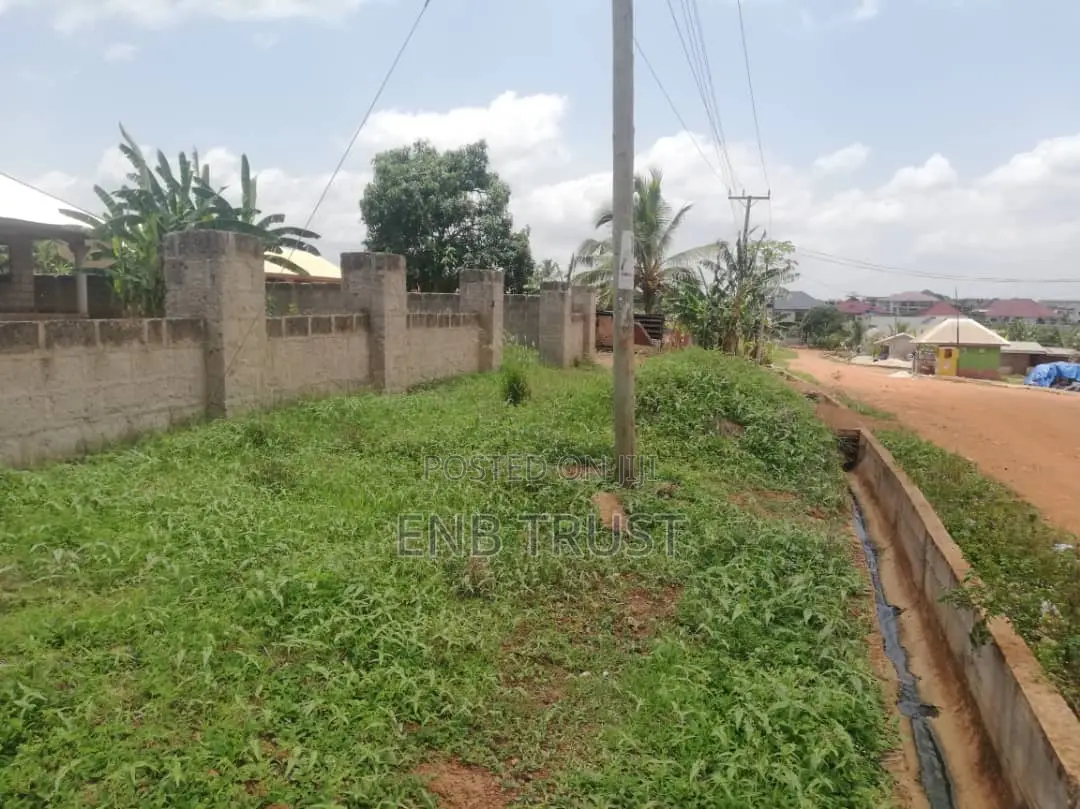 2 Plots and 4 Bedrooms for Sale at Kumasi Appiadu