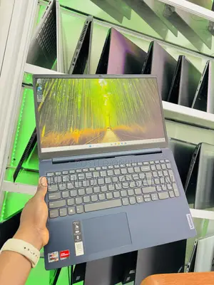 Laptop Lenovo IdeaPad 1 8GB AMD Ryzen 5 SSD 256GB