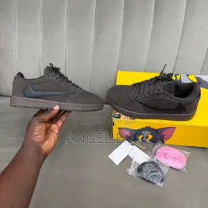 Nike Sb Quality Sneaker Available