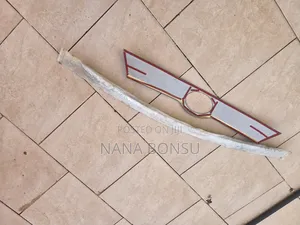 Toyota Voxy Bonnet Decoration